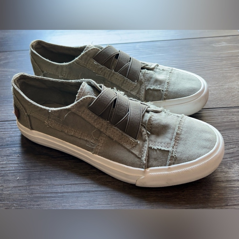 Blowfish Malibu Women's Marley Slip-on Sneaker, grey, size 7